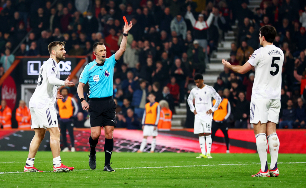 世界杯直播：球迷怒斥裁判之余，卡里克与球队更应正视自身不足